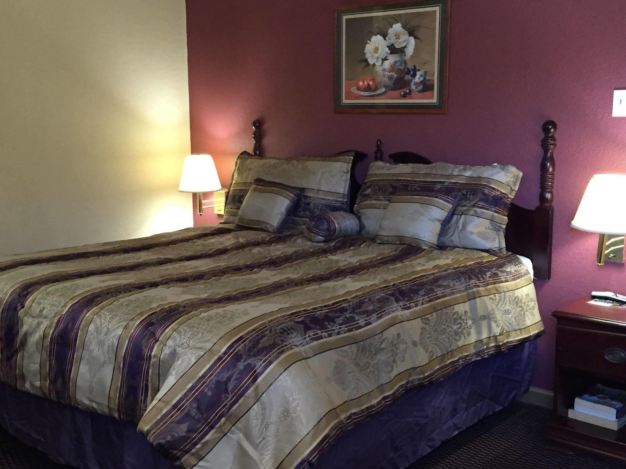 First Western Inn - Fairmont City Eksteriør bilde