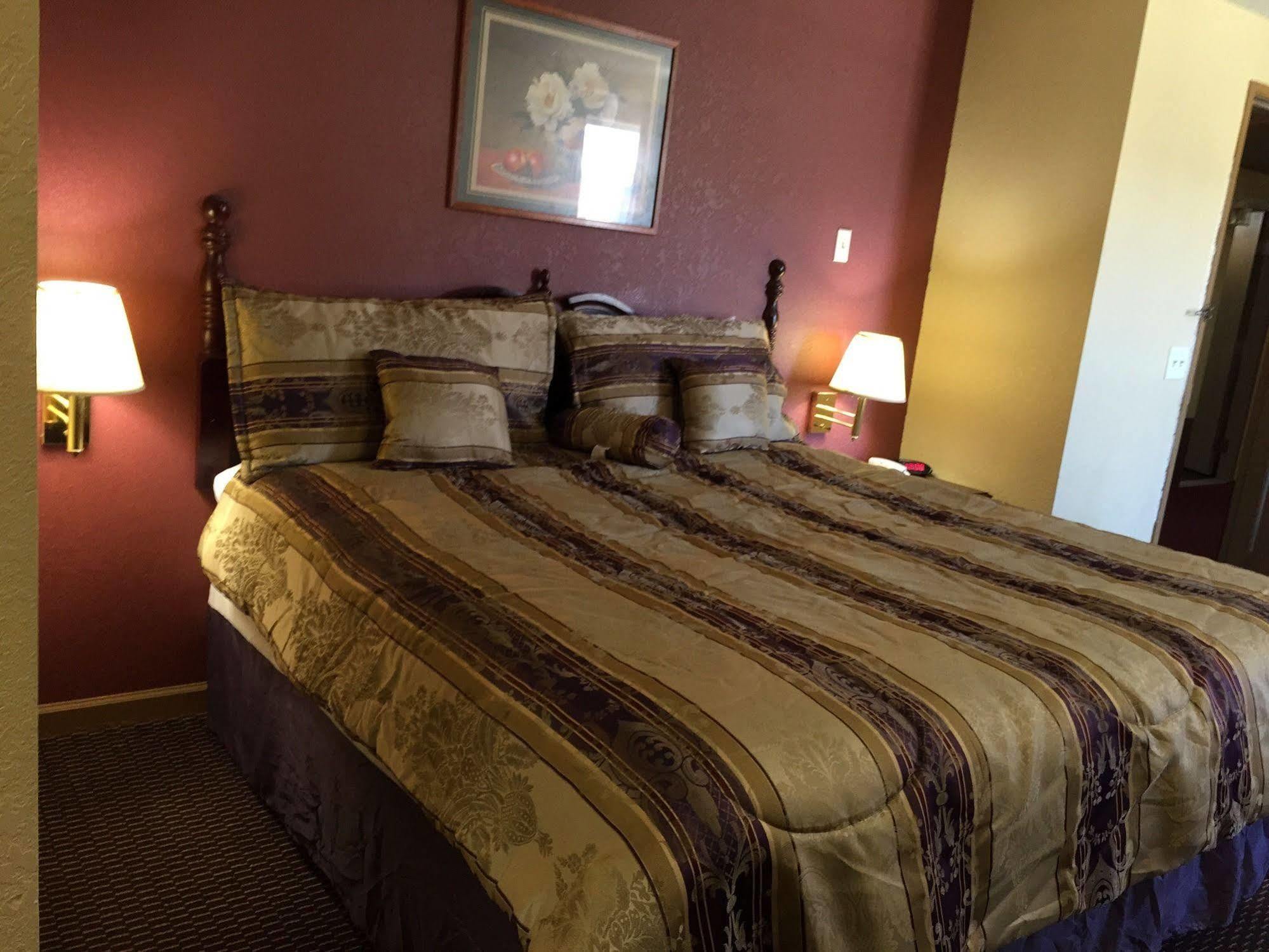 First Western Inn - Fairmont City Eksteriør bilde