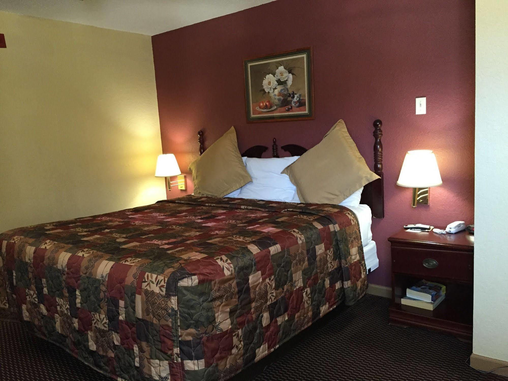 First Western Inn - Fairmont City Eksteriør bilde